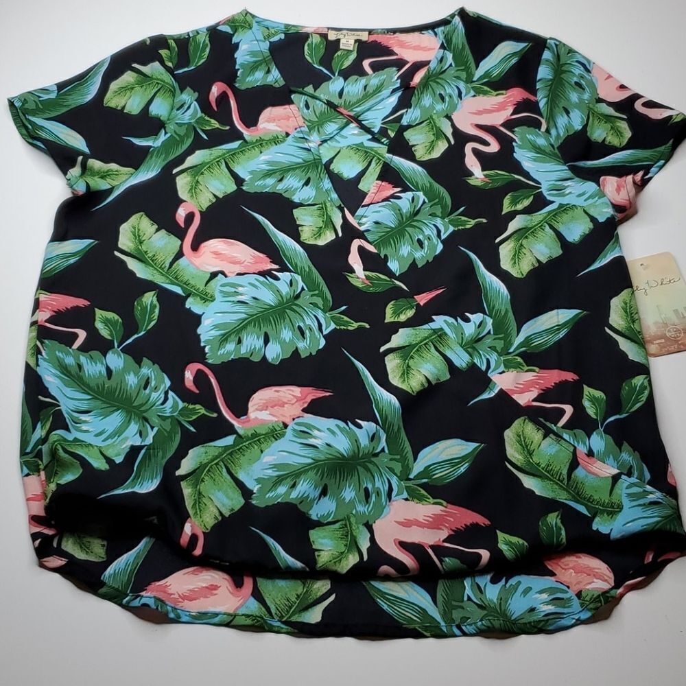 NEW PINK FLAMINGO TROPICAL WRINKLE FREE TOP M medium NWT